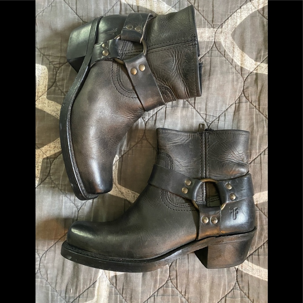 FRYE Harness 6R Charcoal Gray Size 7